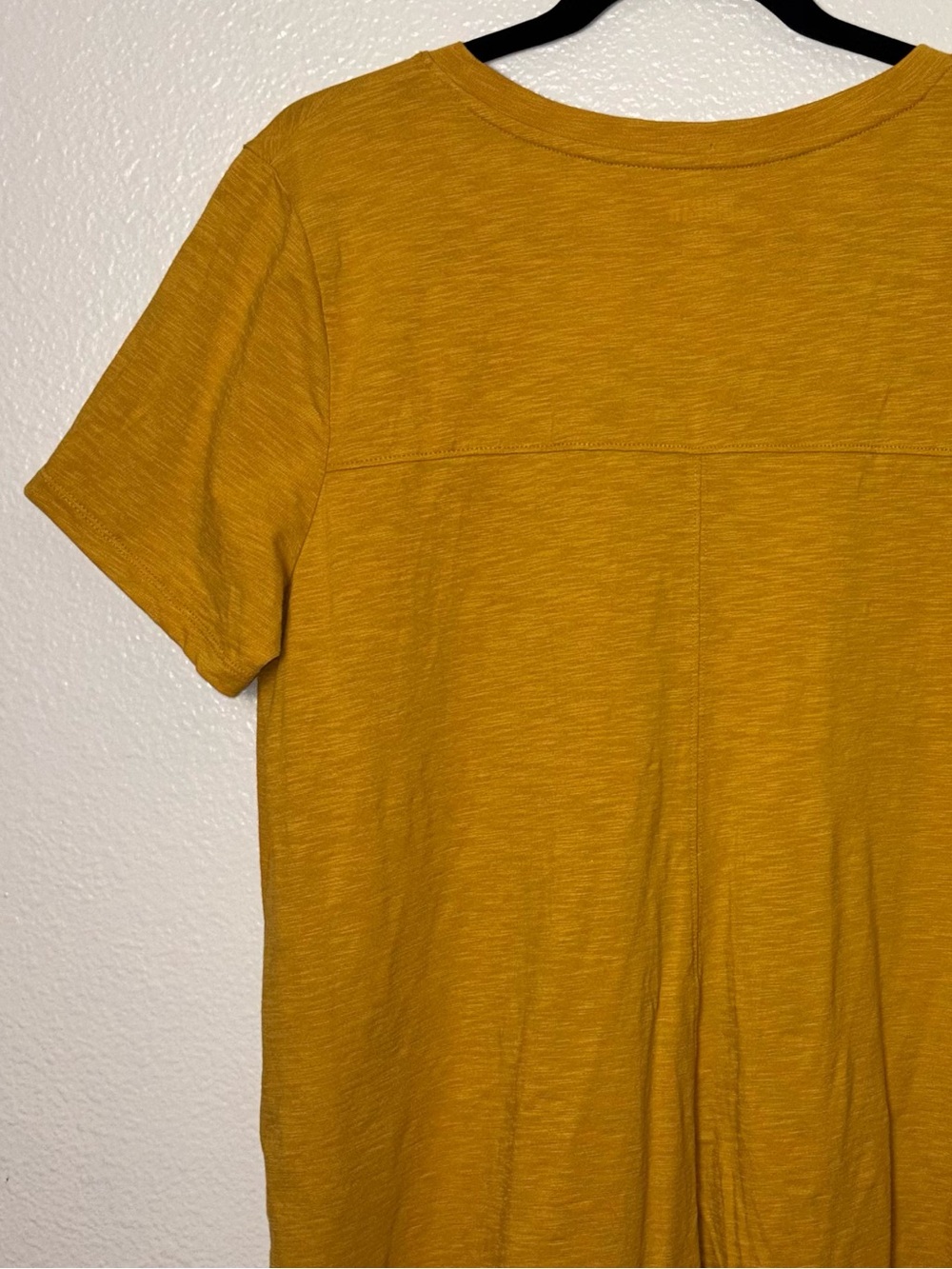 Duluth Trading Co. Mustard Yellow V-Neck Pocket Tee Shirt Woman's Size Large - Picture 11 of 13